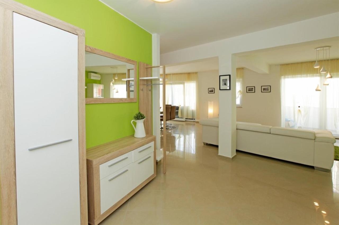 Apartment Bol A6 With Pool From 45 Eur Per Person エクステリア 写真