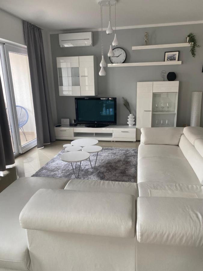 Apartment Bol A6 With Pool From 45 Eur Per Person エクステリア 写真